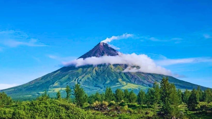 Albay Bicol Full Day Join-In-Tour by ZCHEDULISTA - Quituinan and Kawa-kawa offer optional scenery