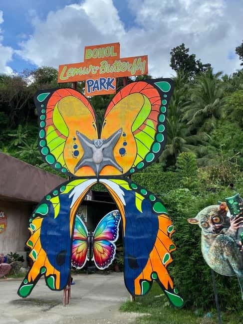 BOHOL: Chocolate Hills, Tarsiers and Loboc River Day Tour - Blood Compact Shrine: a short history stop