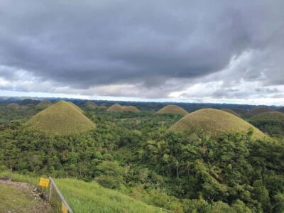 Chocolate Hills, Tarsiers and Loboc River Day Tour