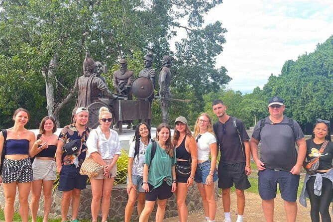 Bohol Chocolate Hills, Tarsiers & Loboc River Private Tour - Quiet time with Philippine tarsiers