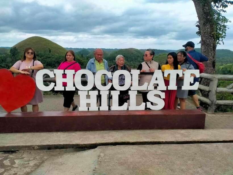 Bohol Countryside Day Tour w Lunch at Loboc River From Cebu - Lunch arrives on the Loboc River