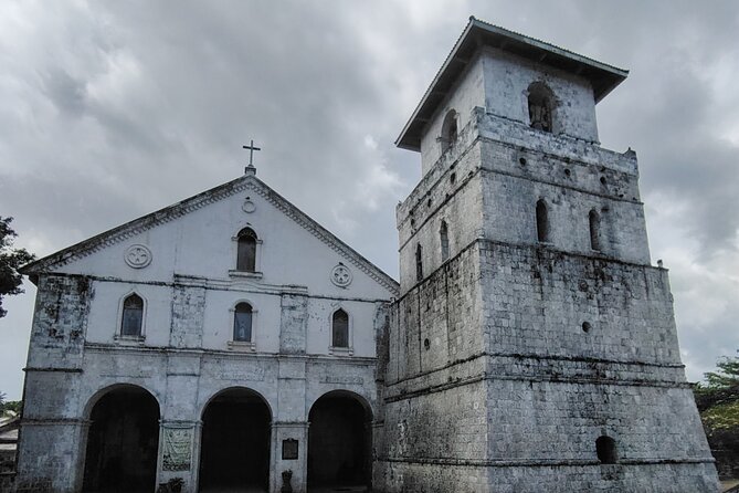 Bohol Countryside Tour to Chocolate Hills and Loboc River - A short look inside Guwaon Cave