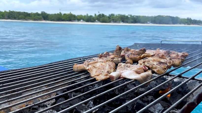 Bohol: Dolphin Watching & Snorkeling at Balicasag Island - The rocky approach deserves your attention