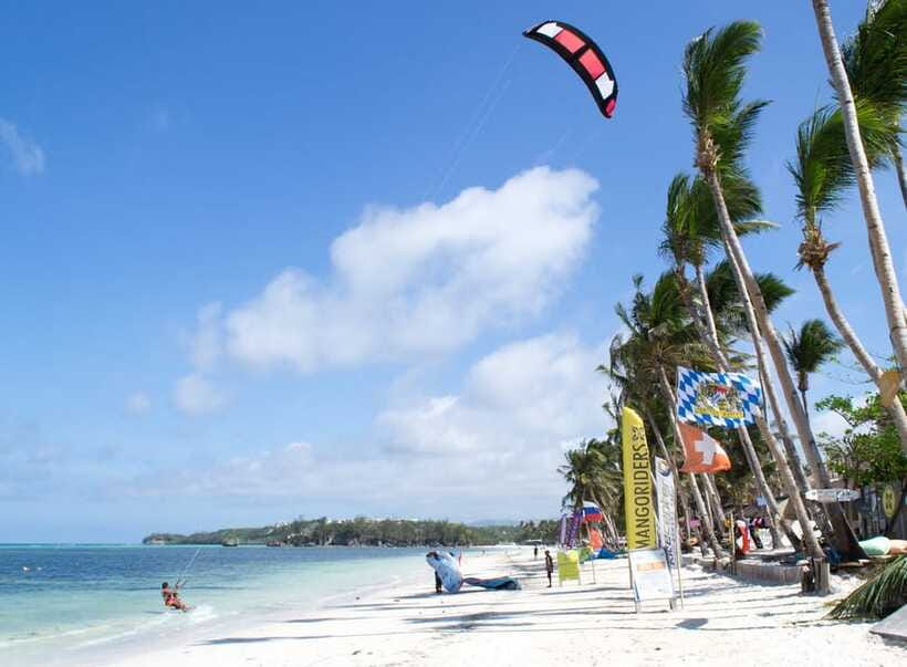 Boracay: Flying Donut Water Tubing Experience - Photos and the return across the water
