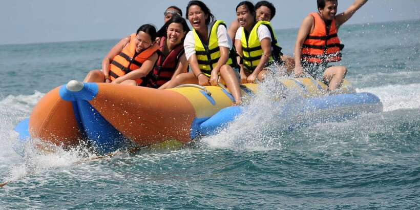 Boracay: Inflatable Banana or Dragon Boat Ride - Is $9 Good Value for Boracay?