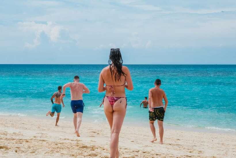 Boracay: Island Hopping & Cliff Jumping by Haqqy Life - Who should book this outing