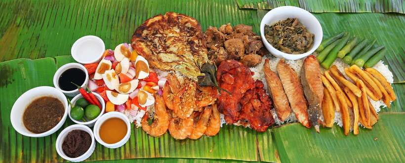 Boracay: Island Hopping Tour with Boodle Fight Lunch - Ilig-iligan Beach and Coral Garden Island