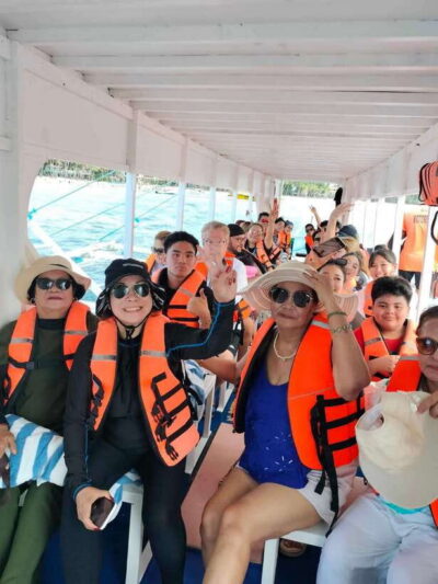 Island Hopping with Snorkeling and Crystal Cove