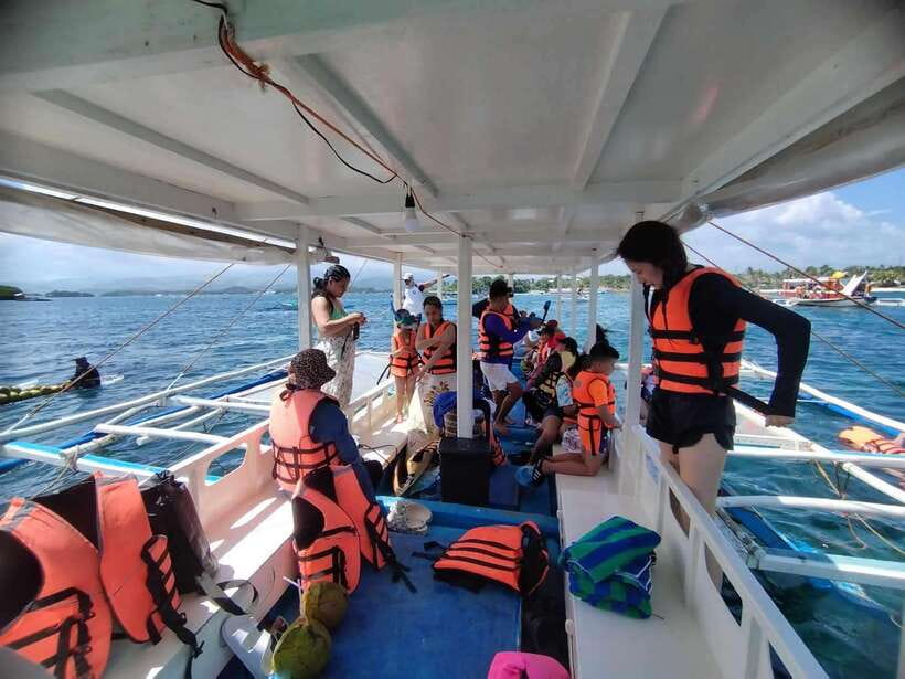 Boracay: Private Island Boat Tour and Lunch with Seaview - Crystal Cove adds a defined attraction