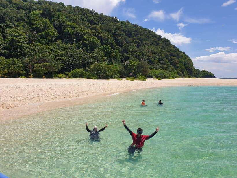 Boracay: Private Island Hopping & Snorkeling Tour - Key points at a glance