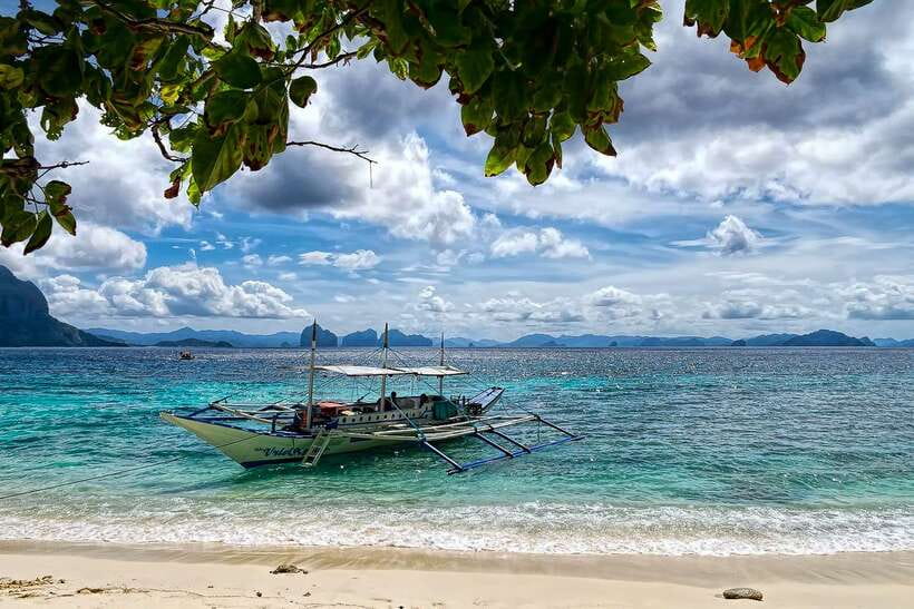 Boracay: Private Island Hopping & Snorkeling Tour - Starting beside Astoria Boracay