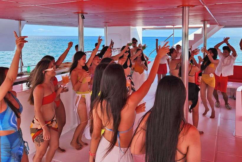Boracay: Red Whale Party Cruise w/ Snacks & Water Activities - Is $72 Good Value?