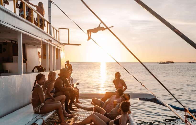 Boracay: Sunset Cruise Boat Party by Haqqy Life - Sunset from the water, not the sand