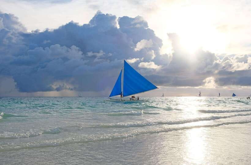 Boracay: Sunset Paraw Sailing Trip - What the 30-minute route feels like