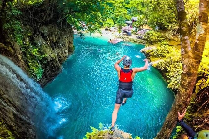 Canyoneering Cebu in Kawasan falls + meals + Cebu transfer option - The 30 to 45 minute approach trek