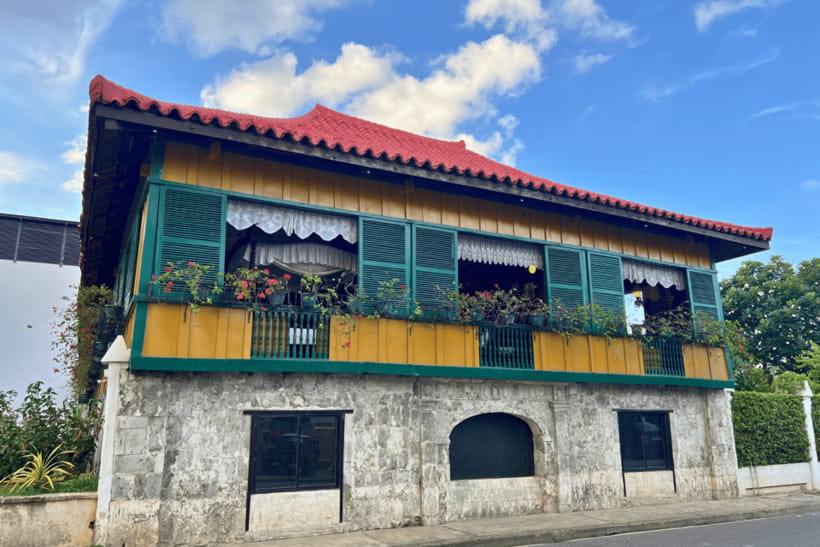 Cebu: Cebu City and Mactan Island Tour - A one-hour break at House of Lechon