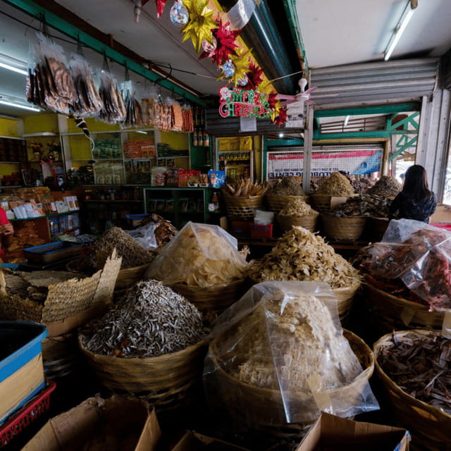 Cebu City: Best of Cebu Full-Day Guided Sightseeing Tour - Taboan Public Market shows everyday Cebu