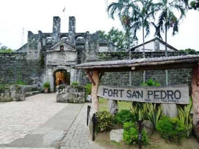 Cebu: Heritage Half-Day Tour: Explore Historic Landmarks - Fort San Pedro’s stone walls and Spanish defenses