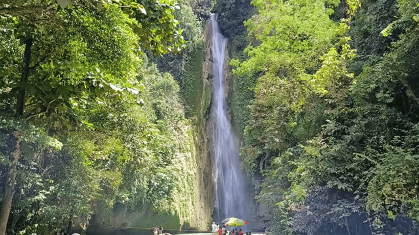 Cebu: Inambakan, Kawasan, and Mantayupan Waterfalls Tour - What the private tour format adds