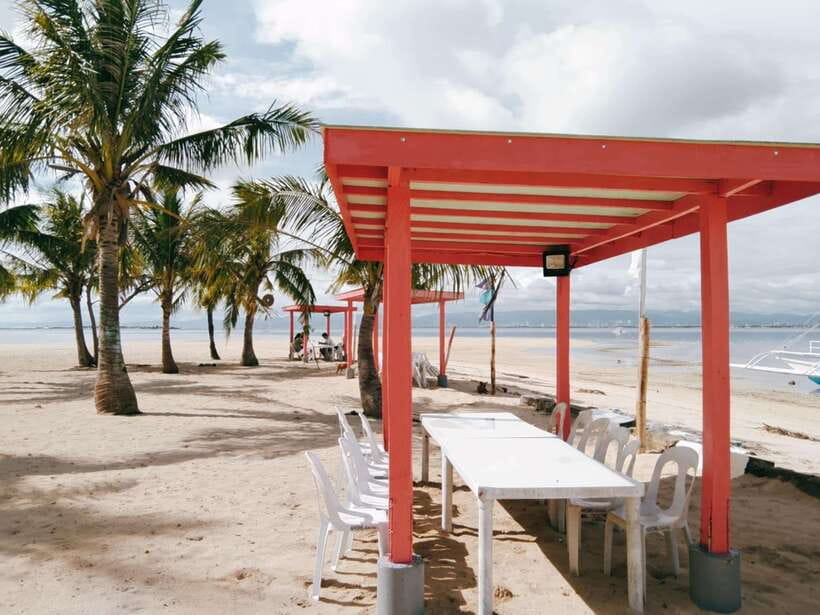 Cebu: Mactan Island Hopping Boat Tour with Lunch - Guide service and the private setup