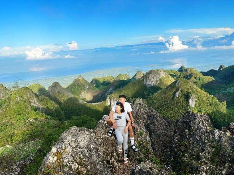 Cebu: Osmeña Peak hike and Sardines Run Snorkel adventure - The long change from mountain air to Moalboal sea