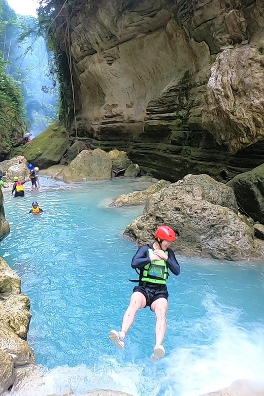 Cebu: Pescador Island, Sardines run and Kawasan Canyoneering - Should you book the Moalboal and Kawasan combination?