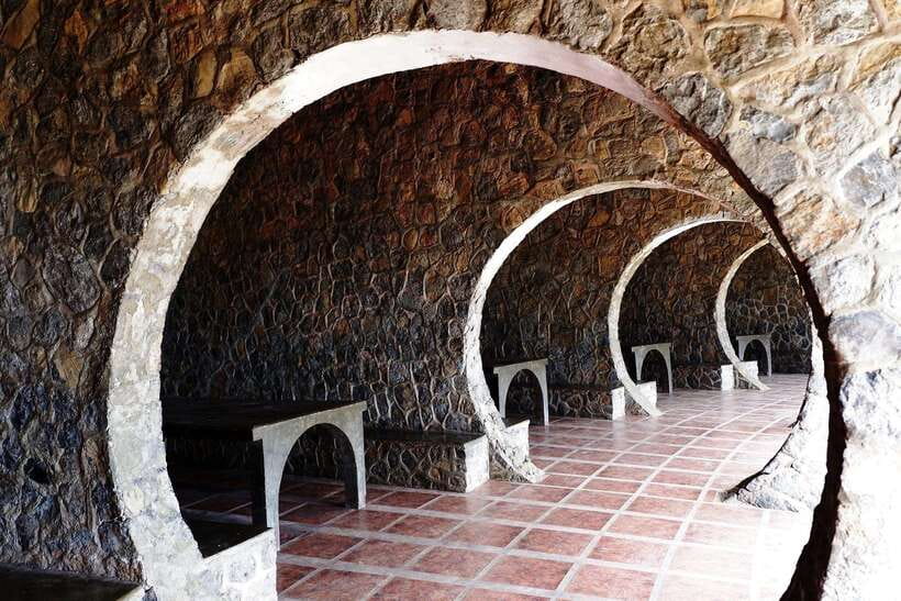 Cebu: Private Panoramic Tour with Dinner - A roadside market gives the drive a local pause