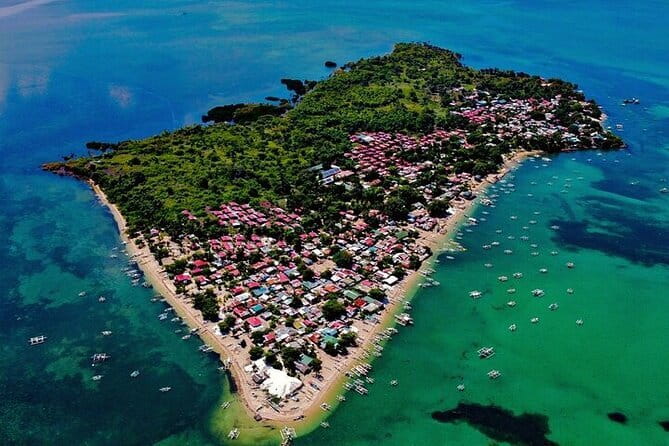 Cebu Private Tour 3 Islands Hopping Gilutungan Caohagan Nalusuan - Caohagan Island: a welcome hour on the beach