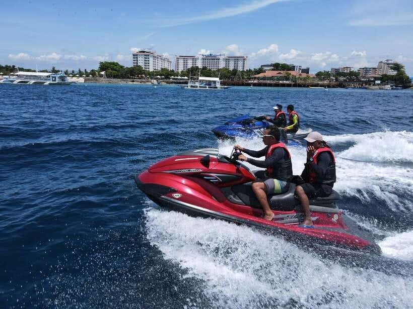 Cebu: Snorkeling + 3 Water Activity Tour - Jetski, wakeboarding, and inflatable rides