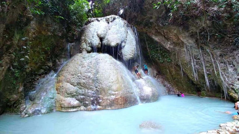 Cebu South Falls: Mantayupan, Kawasan, Inambakan & Aguinid - Kawasan offers the famous blue-water stop