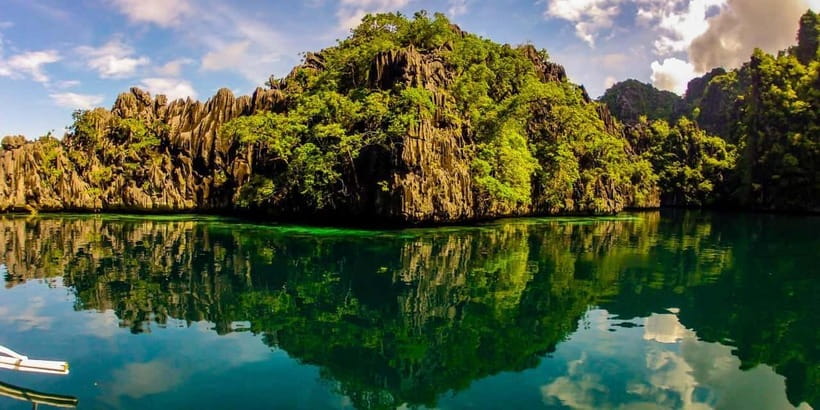 Coron: Complete Island Hopping Guided Tour with Lunch - Kayangan Lake and Coron’s famous viewpoint