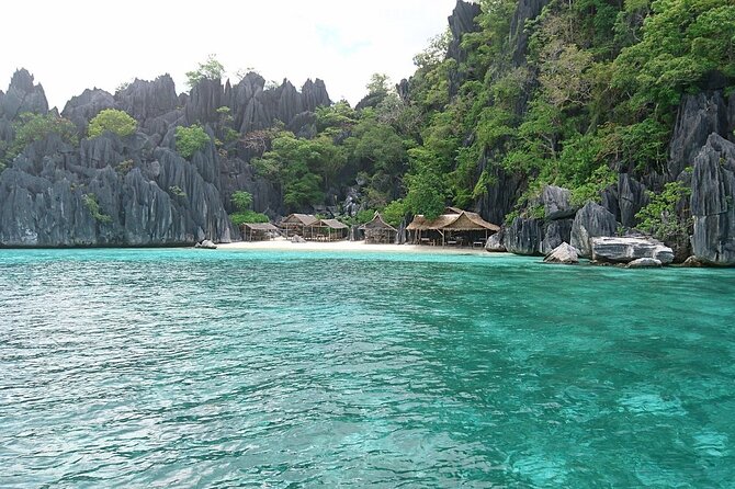 Coron Island Hopping Tour B with Skeleton Wreck & Barracuda Lake - Smith Beach Gives the Day a Needed Pause