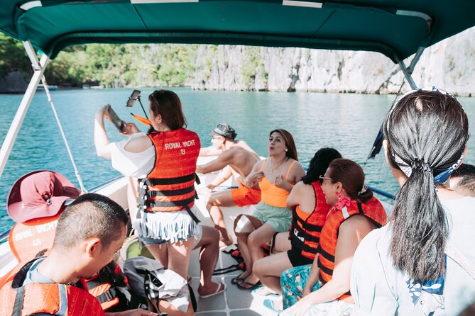 Coron Island Hopping Tour: via Private Speedboat - Twin Lagoon and the changing water