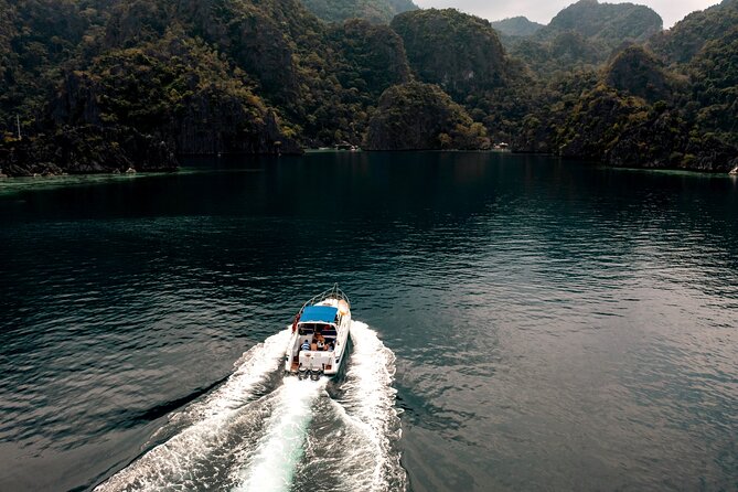 Coron Island Hopping Tour: via Private Yacht - A private boat changes the Coron day