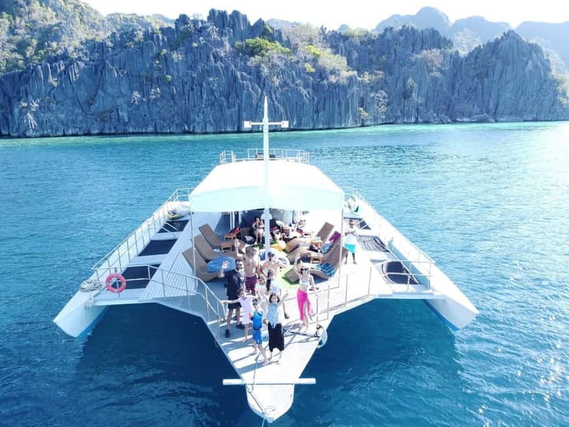 Coron Island: Premier Trimaran Tour - Twin Lagoon and the changing water