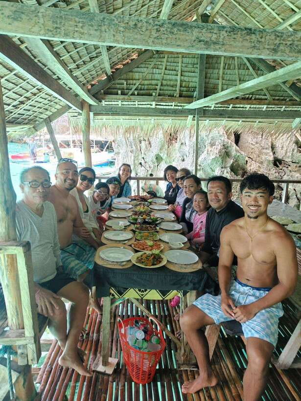 CORON:ISLAND TOUR A Lakes and Snorkeling with Corals - Banul Beach for lunch and a proper break