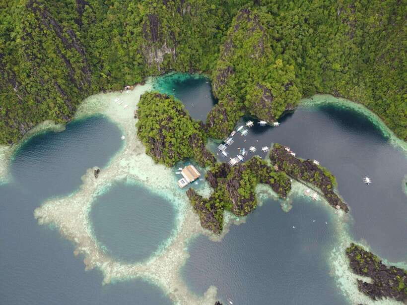 Coron: Kayangan Lake, Twin Lagoon, and Siete Pecados Tour - Coral Garden for a calmer snorkeling stop