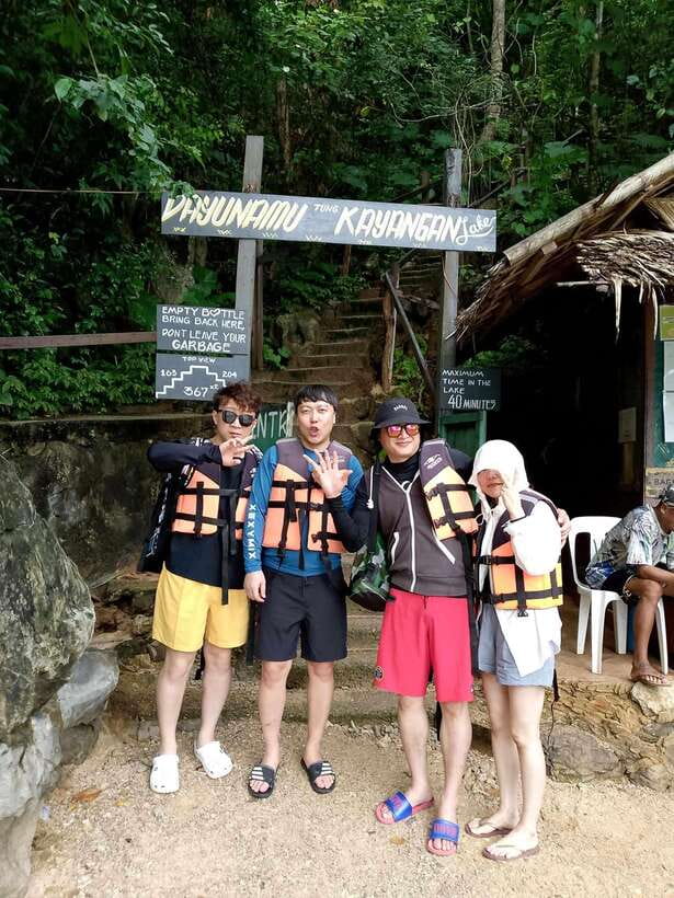 Coron/Palawan: Coron Super Ultimate Tour with Lunch - Lunch on a white-sand beach