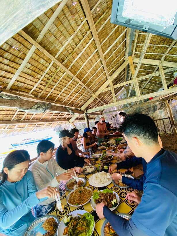 Coron/Palawan: Coron Super Ultimate Tour with Lunch - What the $44 price really covers