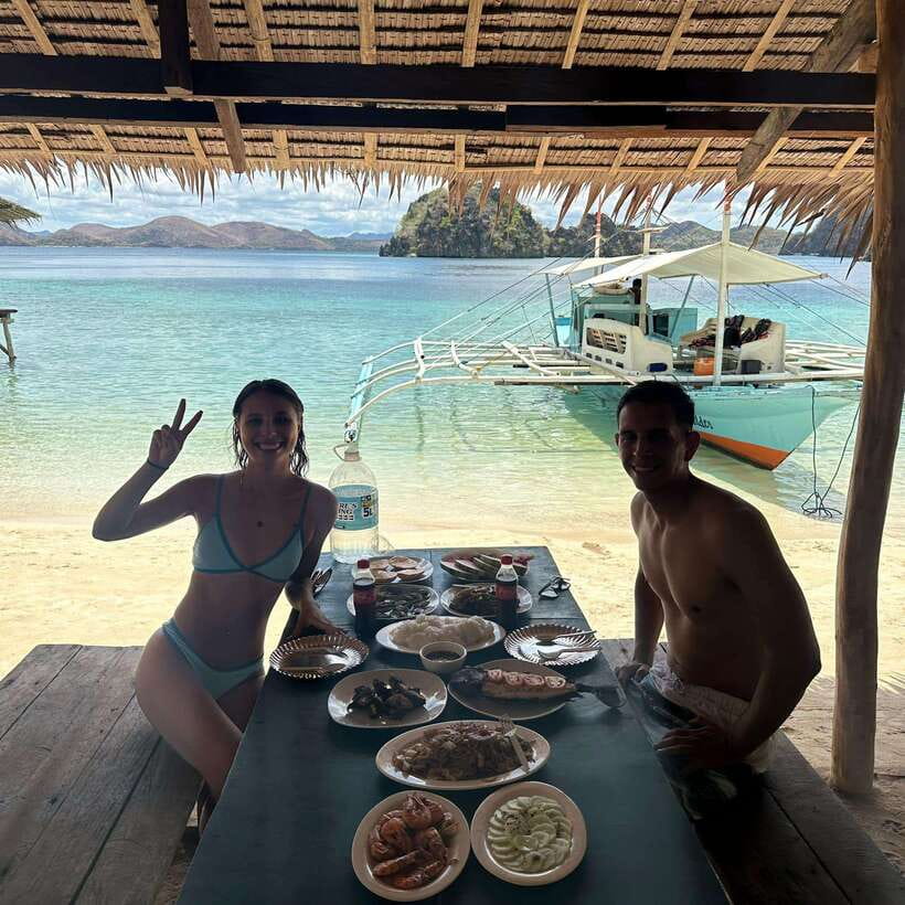 Coron/Palawan: Coron Super Ultimate Tour with Lunch - Getting started with hotel pickup and a motorboat