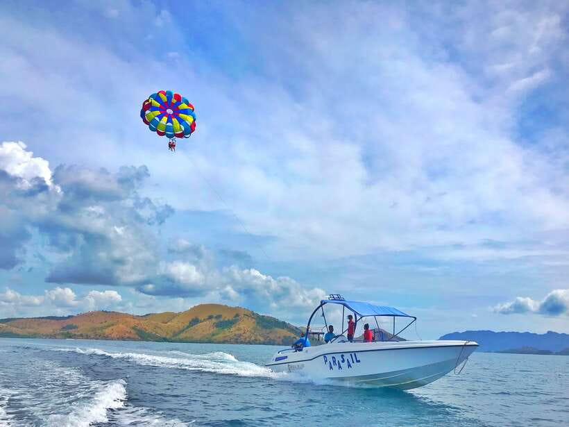 Coron: Parasailing Experience - Flying Above Coron Island for 15 Minutes
