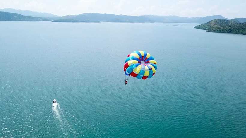 Coron: Parasailing Experience - Who Will Get the Most From This Activity