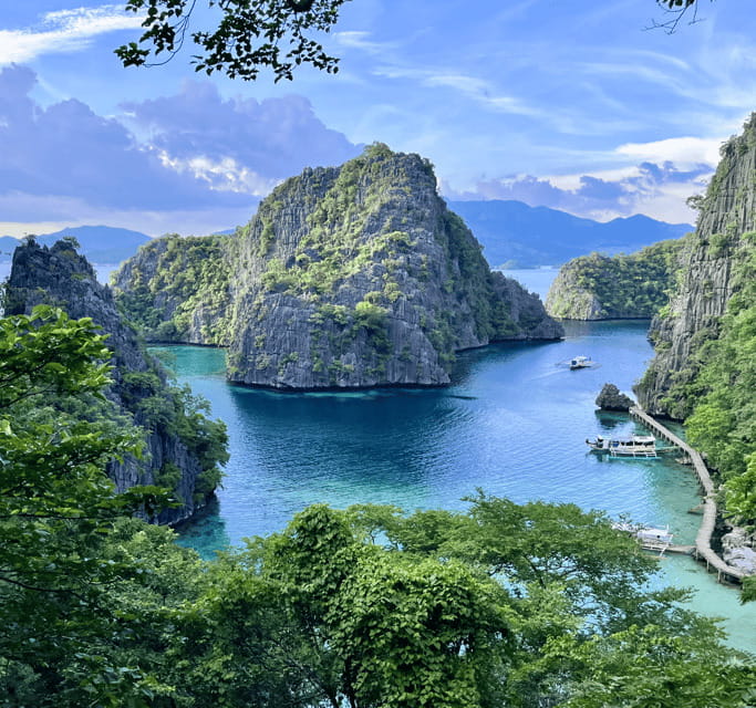 Coron: Private Boat Hire with Guided Tour and Lunch on Beach - Twin Lagoon and the Change in Water Temperature