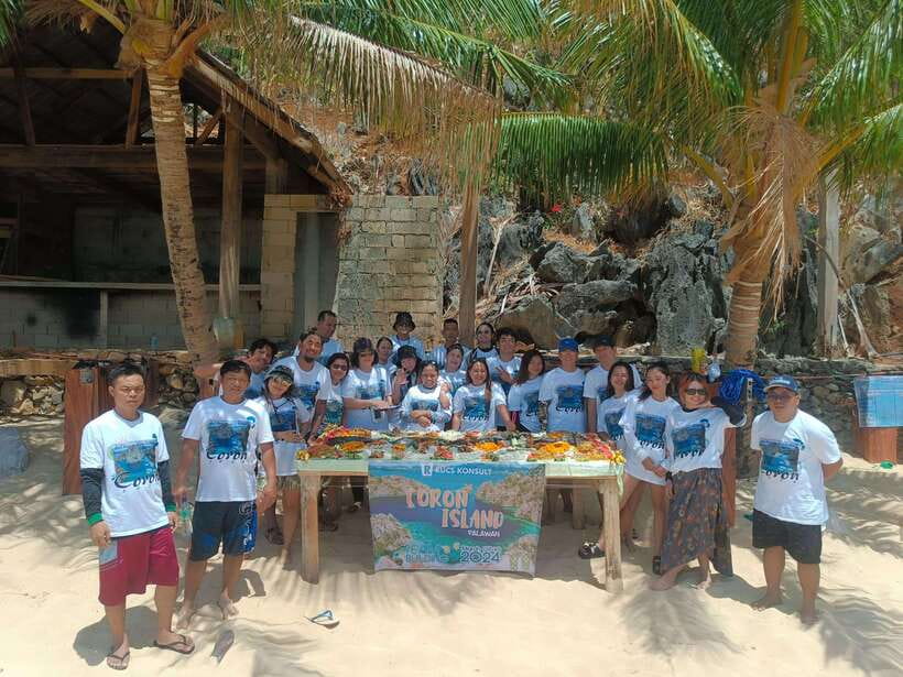CORON TOUR - PRIVATE BOAT RENTAL with LUNCH (7 Destinations) - Twin Lagoon brings two kinds of water together