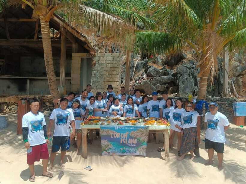 CORON TOUR - PRIVATE BOAT RENTAL with LUNCH (7 Destinations) - Siete Pecados is the best stop for fish and coral