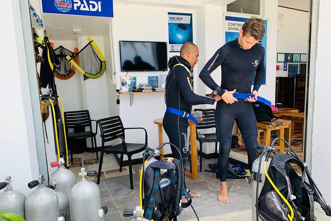 DiveGurus - Open Water Diver Course SSI/PADI - Four boat sessions at local open-water sites