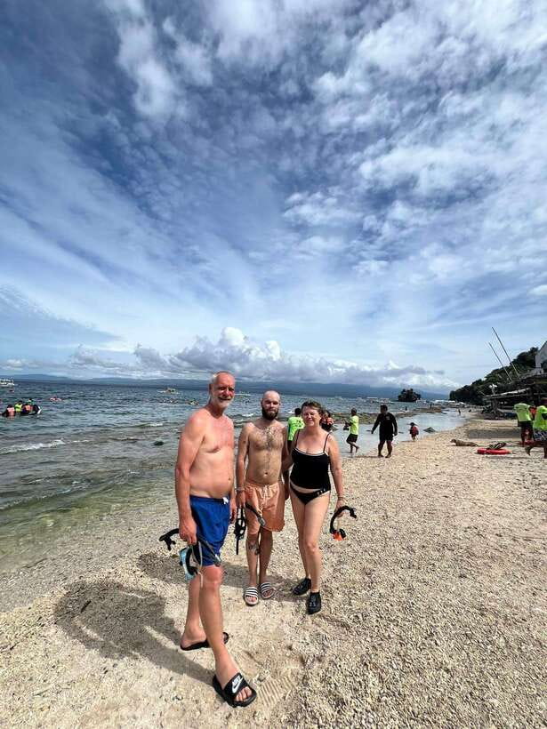 Dumaguete Apo Island Snorkel with turtle Tour - The first three hours on Apo Island