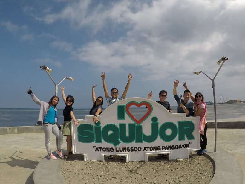 Dumaguete: Siquijor Island & Cambugahay Falls Private Tour - Lunch, fees, and the value of a private group