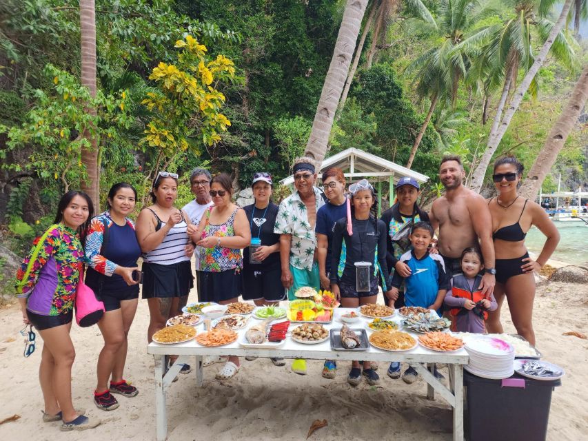 El Nido Day Tour - Beaches, lagoons, and limestone cliffs