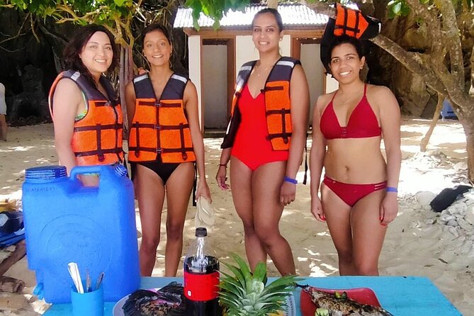 El Nido Full Day Tour C with Buffet Lunch - Matinloc Shrine, white sand and a possible change of plan